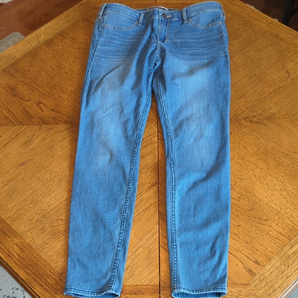 Hollister Women's Light Denim Skinny Jeans - Picture 5 of 10